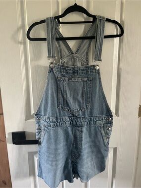 H&M DIVIDED Denim Overall Shorts - Size Small